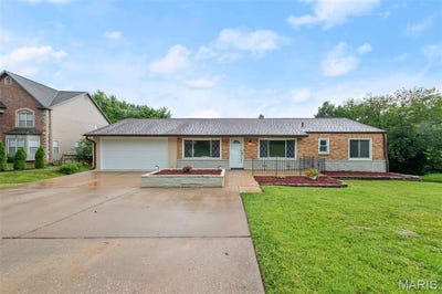 /international/us/11432-old-saint-charles-road-bridgeton-mo-110100535291/