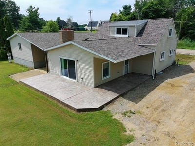 /international/us/369-indian-trail-columbiaville-mi-110101330502/