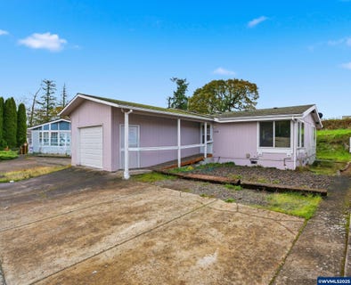 /international/us/2154-oregon-st-129-st-helens-or-110107165795/