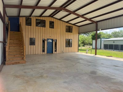 /international/us/65-live-oak-circle-brackettville-tx-110107884468/