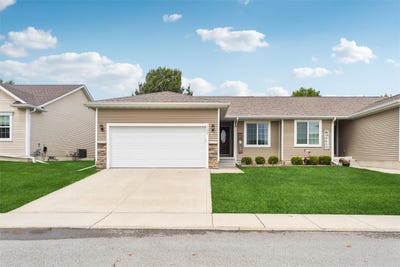 /international/us/122-se-sugarberry-lane-pleasant-hill-ia-110108874630/