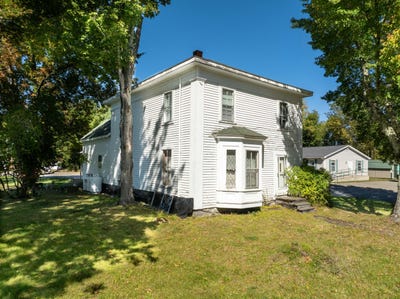 /international/us/18-depot-street-princeton-me-110110319426/