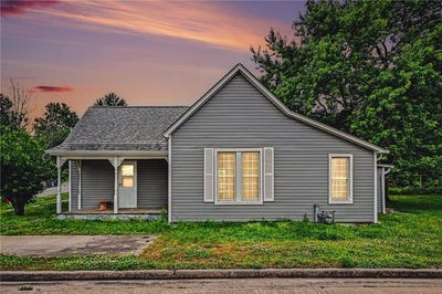 /international/us/308-s-bridge-street-smithville-mo-110108253601/