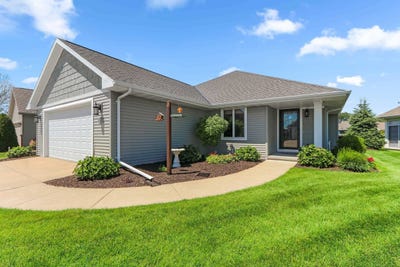 /international/us/2025-wisteria-circle-suamico-wi-110109037824/