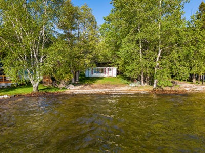 /international/us/1466-wahbee-avenue-indian-river-mi-110108334964/
