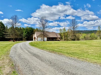 /international/us/60-glebe-road-westmoreland-nh-110107777624/