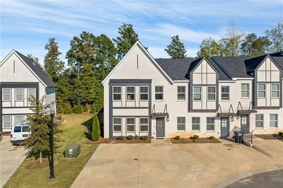 /international/us/549-waterpoint-way-opelika-al-110105861788/