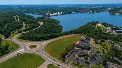 /international/us/bagnell-dam-boulevard-lake-ozark-mo-110105314650/