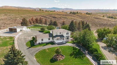 /international/us/9233-s-ammon-road-idaho-falls-id-110120560316/