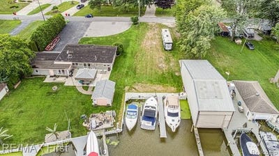 /international/us/48841-salt-river-drive-chesterfield-mi-110101092029/