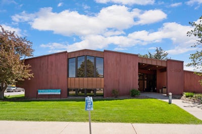 /international/us/1250-burns-way-kalispell-mt-110108414582/