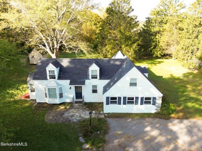 /international/us/63-division-st-great-barrington-ma-110101138659/
