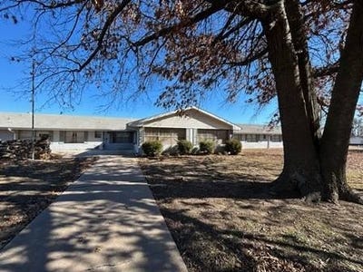 /international/us/240-19th-street-fredonia-ks-110100475855/