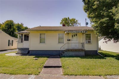/international/us/406-snedeker-street-jerseyville-il-110108022377/
