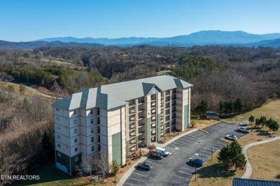 /international/us/124-plaza-drive-pigeon-forge-tn-110105633041/