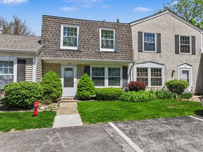 /international/us/102-bright-oaks-circle-cary-il-110108106157/