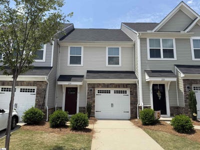 /international/us/219-hipps-crossing-drive-simpsonville-sc-110108223778/
