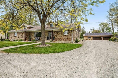 /international/us/17387-county-road-34-goshen-in-110107992601/