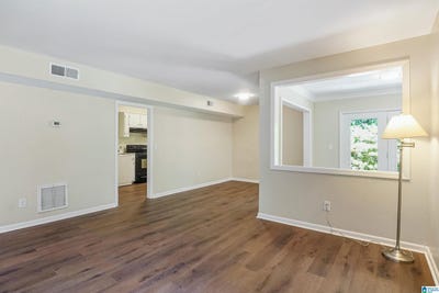/international/us/1928-shades-cliff-terrace-homewood-al-110100965794/