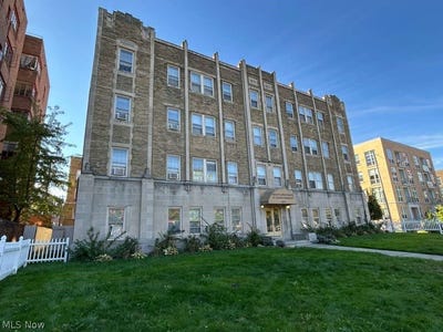 /international/us/2374-euclid-heights-boulevard-cleveland-oh-110106093678/