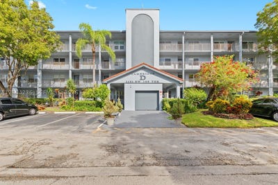 /international/us/1151-sw-128th-ter-pembroke-pines-fl-110120483156/