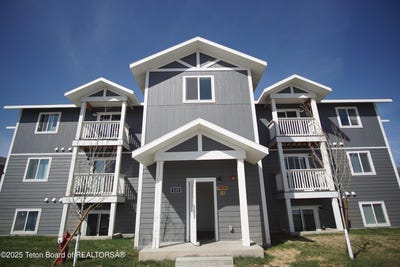 /international/us/615-centennial-mtn-street-driggs-id-110099827287/