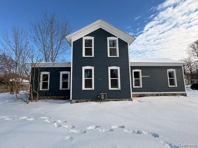 /international/us/816-7th-street-three-rivers-mi-110105526748/