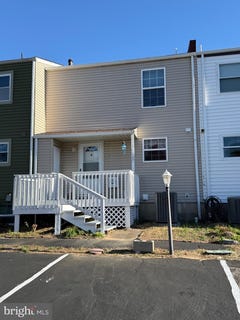 /international/us/207-chenault-court-dover-de-110103499620/