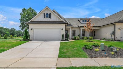 /international/us/102-clift-farm-drive-madison-al-110101151376/