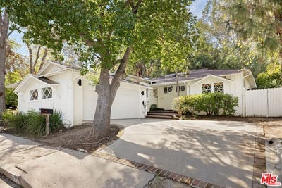 /international/us/5131-tendilla-ave-woodland-hills-ca-110106146222/