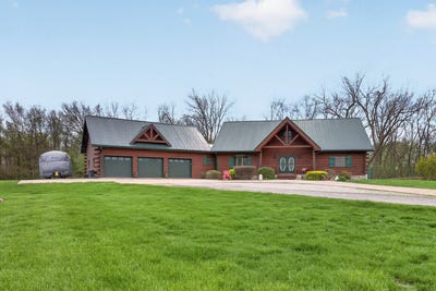/international/us/20805-mackinaw-bluffs-road-lexington-il-110107754738/