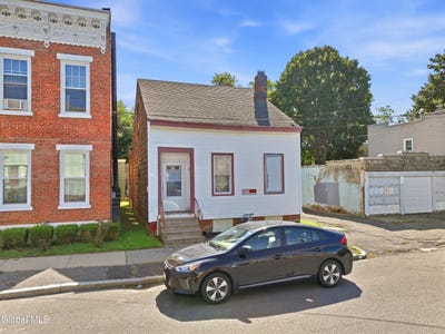 /international/us/30-cortland-place-albany-ny-110119992777/