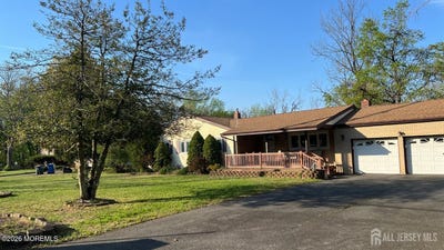 /international/us/19-reeds-road-tinton-falls-nj-110107653651/