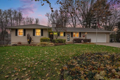 /international/us/9385-bunkerhill-drive-richland-mi-110103794467/