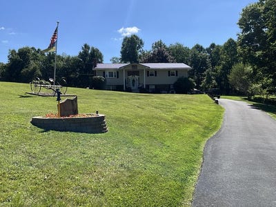 /international/us/2308-hinton-road-white-oak-wv-110110057220/