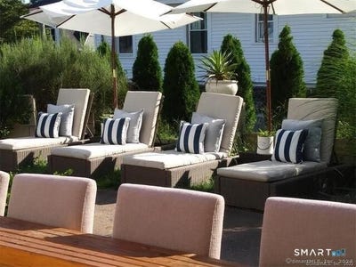 /international/us/84-e-main-street-branford-ct-110106146991/