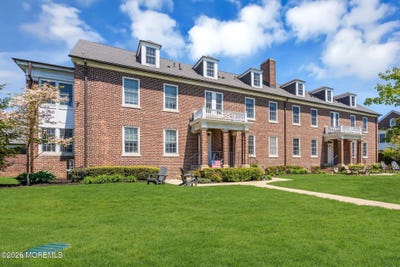 /international/us/29-russel-avenue-oceanport-nj-110108635428/