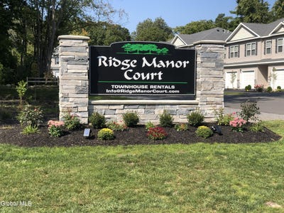 /international/us/2011-ridge-manor-court-niskayuna-ny-110107586417/