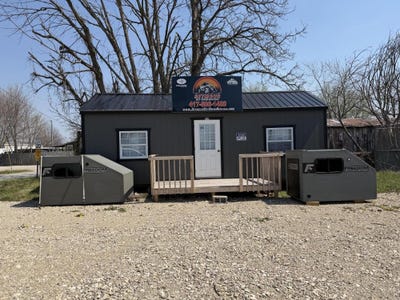/international/us/120-n-main-street-seymour-mo-110106812301/