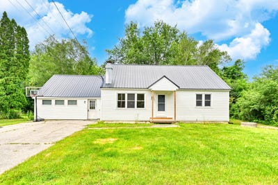 /international/us/55-maple-street-farmingdale-me-110099014954/