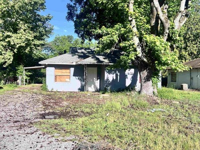 /international/us/2102-spruce-pine-bluff-ar-110107857763/
