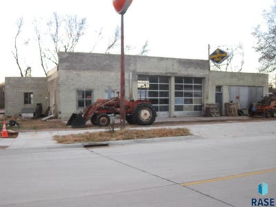 /international/us/211-e-3rd-st-dell-rapids-sd-110104018159/