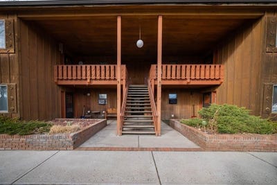 /international/us/1925-pioneer-ave-cody-wy-110106185005/