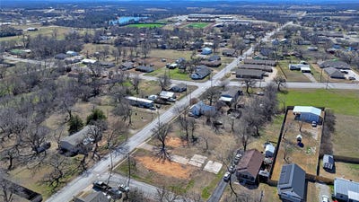 /international/us/300-s-mill-street-bowie-tx-110105960630/
