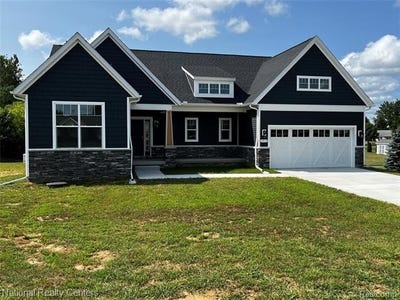 /international/us/2413-n-burgett-lane-grass-lake-twp-mi-110119480539/