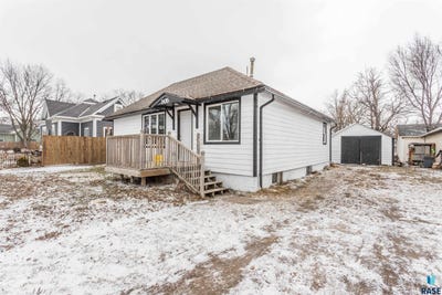 /international/us/505-w-cedar-st-beresford-sd-110104950060/