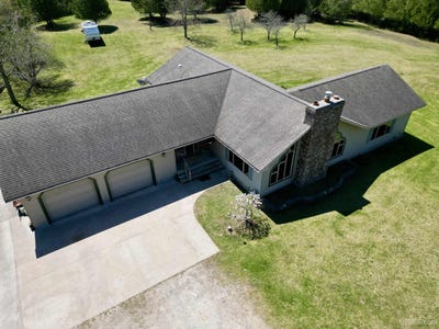 /international/us/16861-17th-road-garden-mi-110108336564/