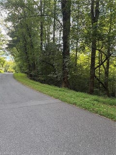 /international/us/woodland-boulevard-wilkesboro-nc-110120017408/