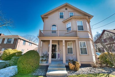 /international/us/261-blackstone-boulevard-providence-ri-110107207273/