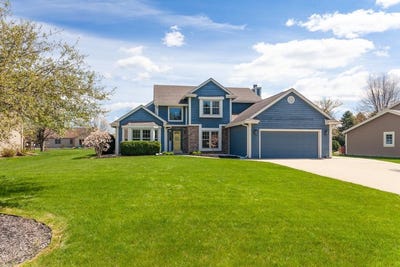 /international/us/w227n2540-meadowood-ln-waukesha-wi-110107730141/